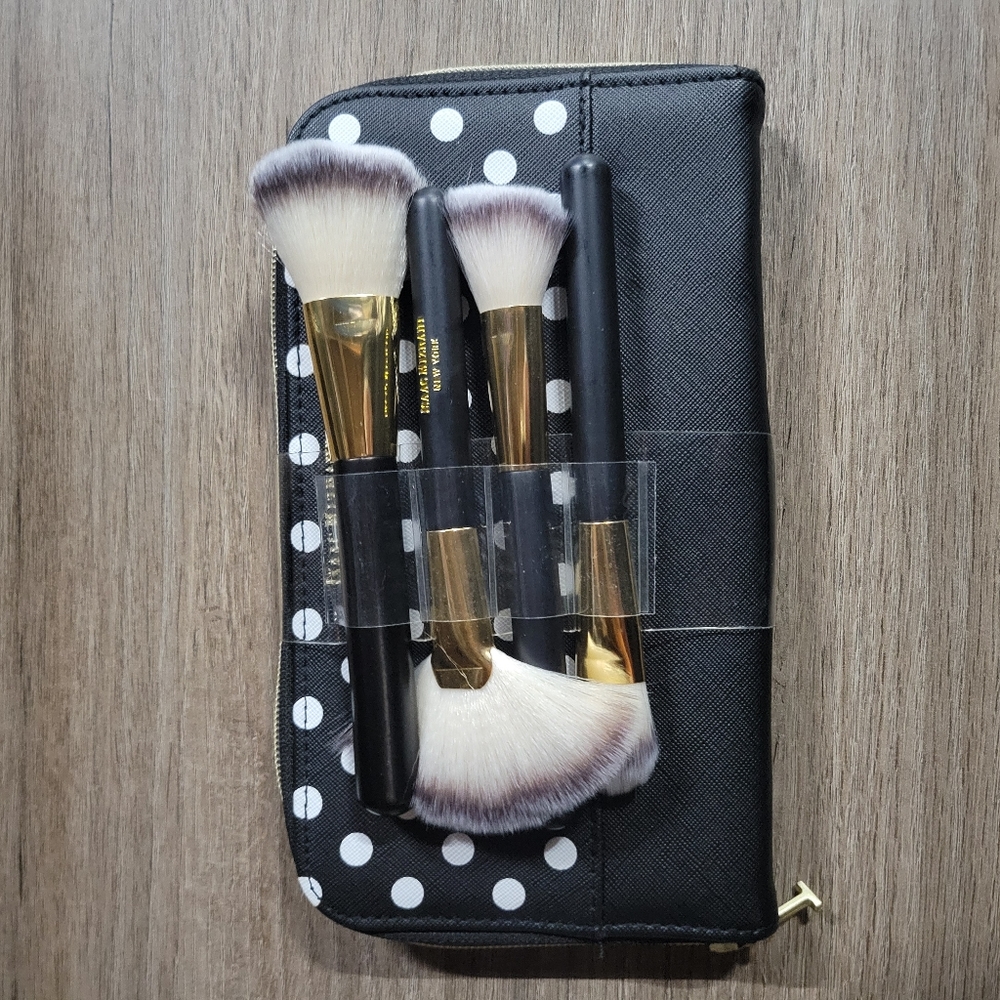 Isaac Mizrahi makeup brushes and case
